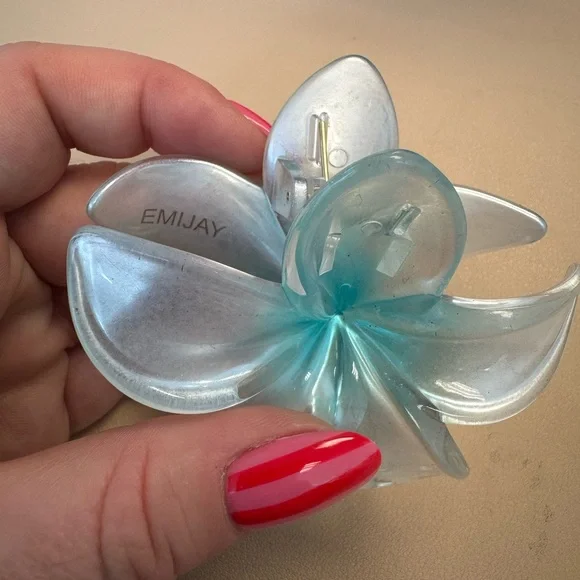 Emi Jay Translucent Blue Flower Clip - Picture 3 of 4
